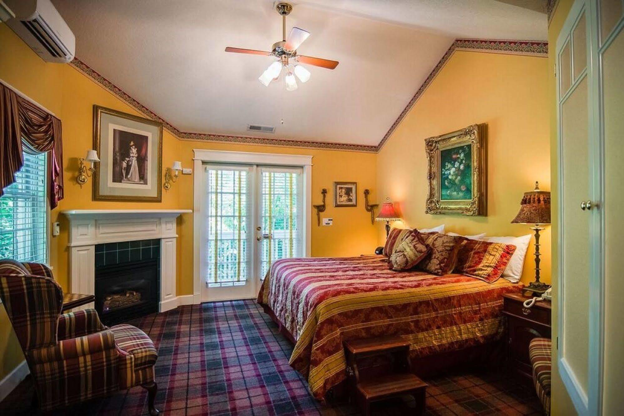 The Campbell House 3*